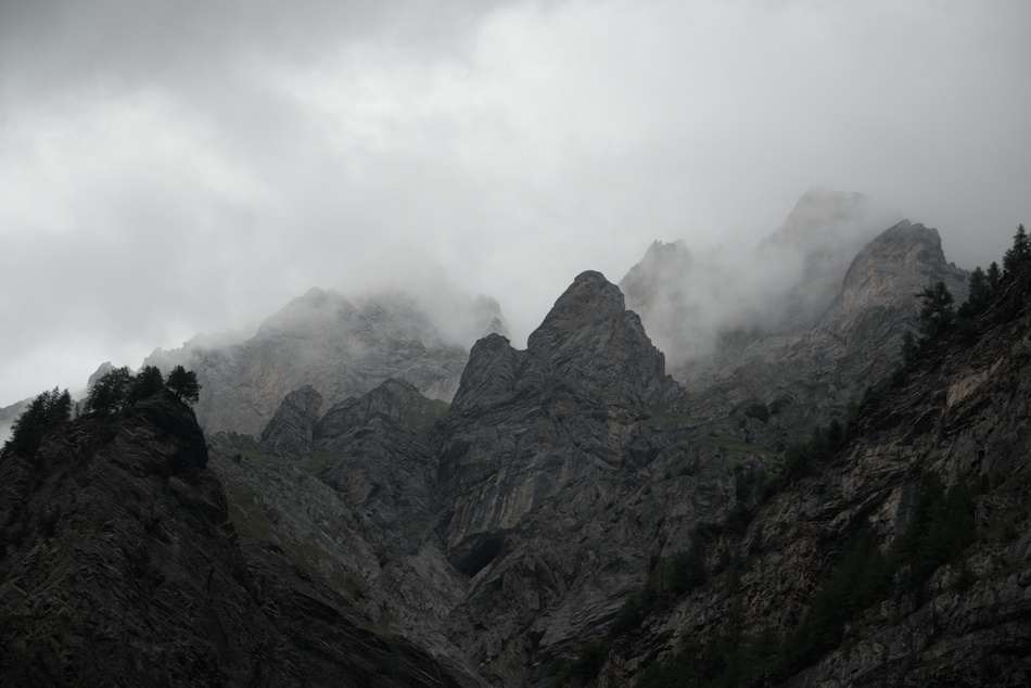 '... voire carr�ment aust�re'