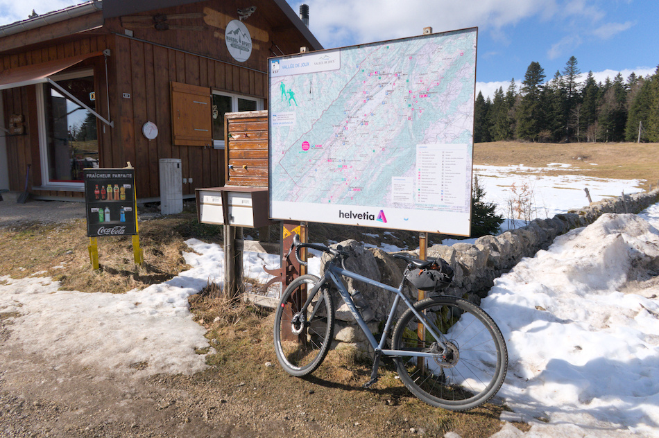 'Mmmh, pas assez de neige pour le ski de fond, trop pour le gravel'